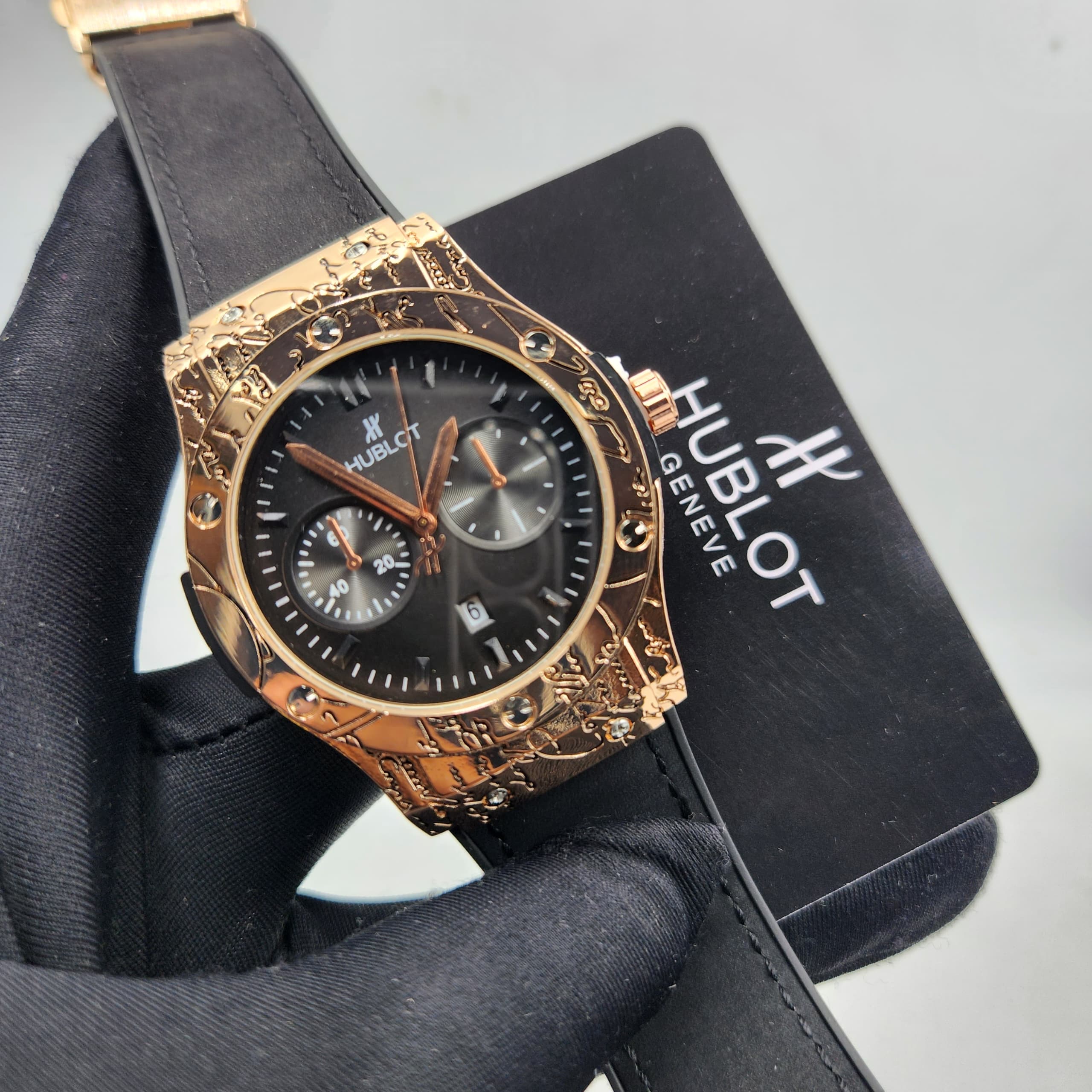 Hublot Classic Engraved Chronograph – Rose Gold Case Black Dial Rubber Strap